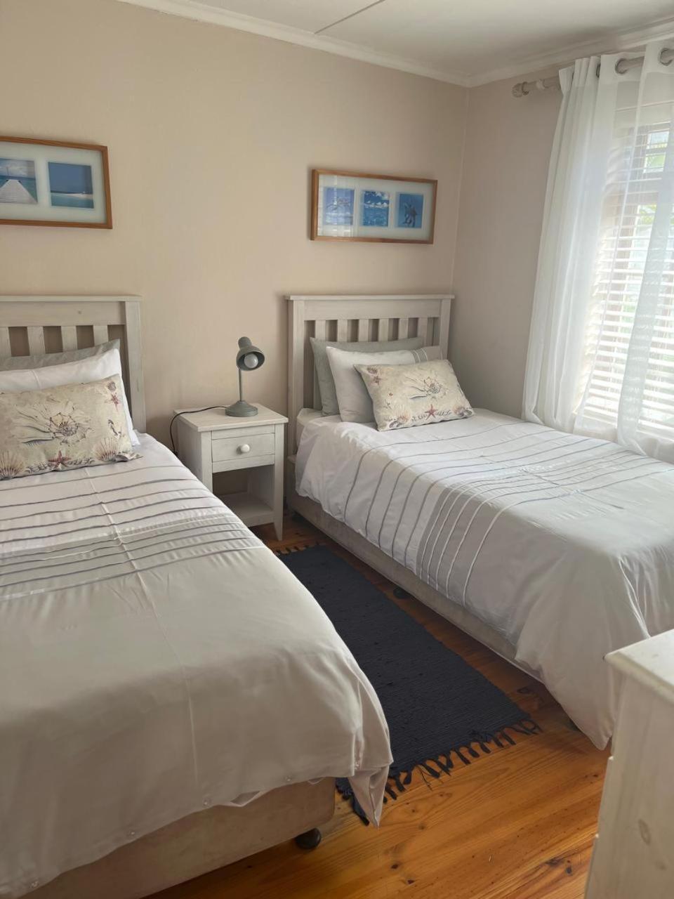 At Sta-Plus Guest House Port Elizabeth Esterno foto