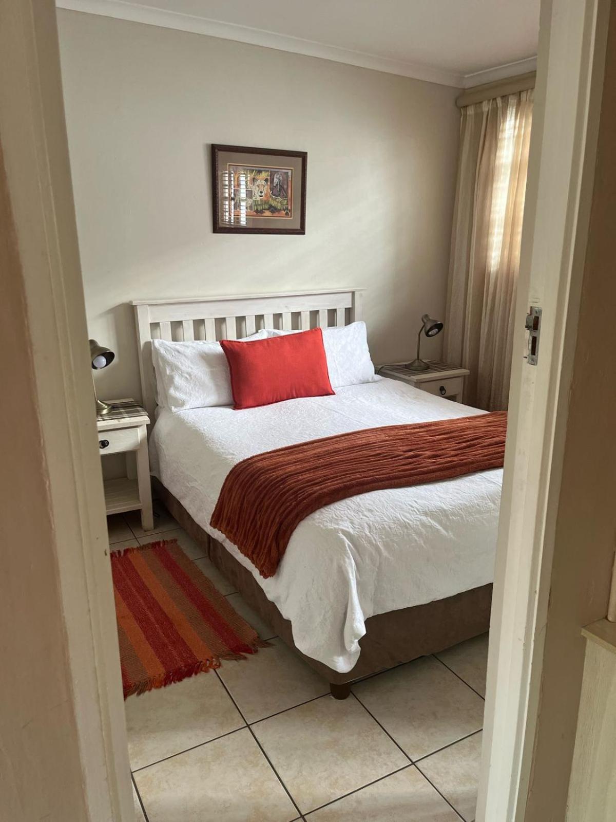 At Sta-Plus Guest House Port Elizabeth Esterno foto