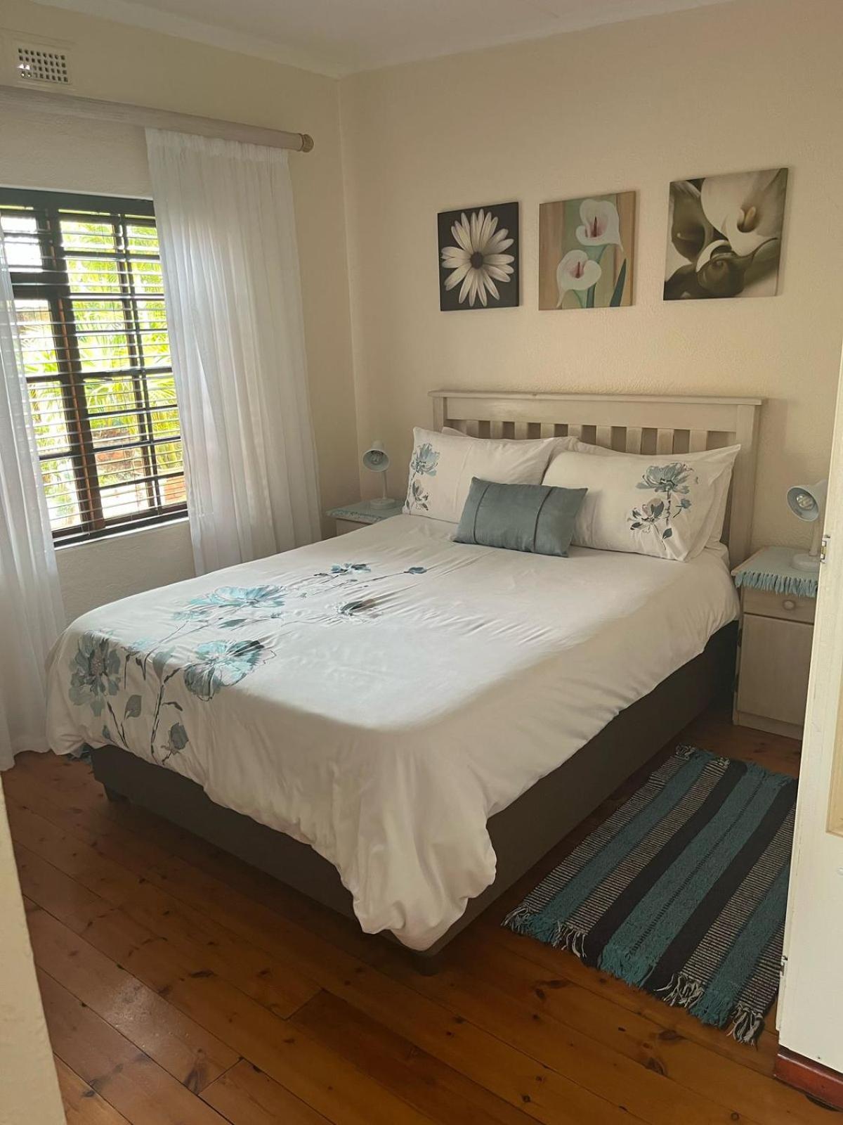 At Sta-Plus Guest House Port Elizabeth Esterno foto