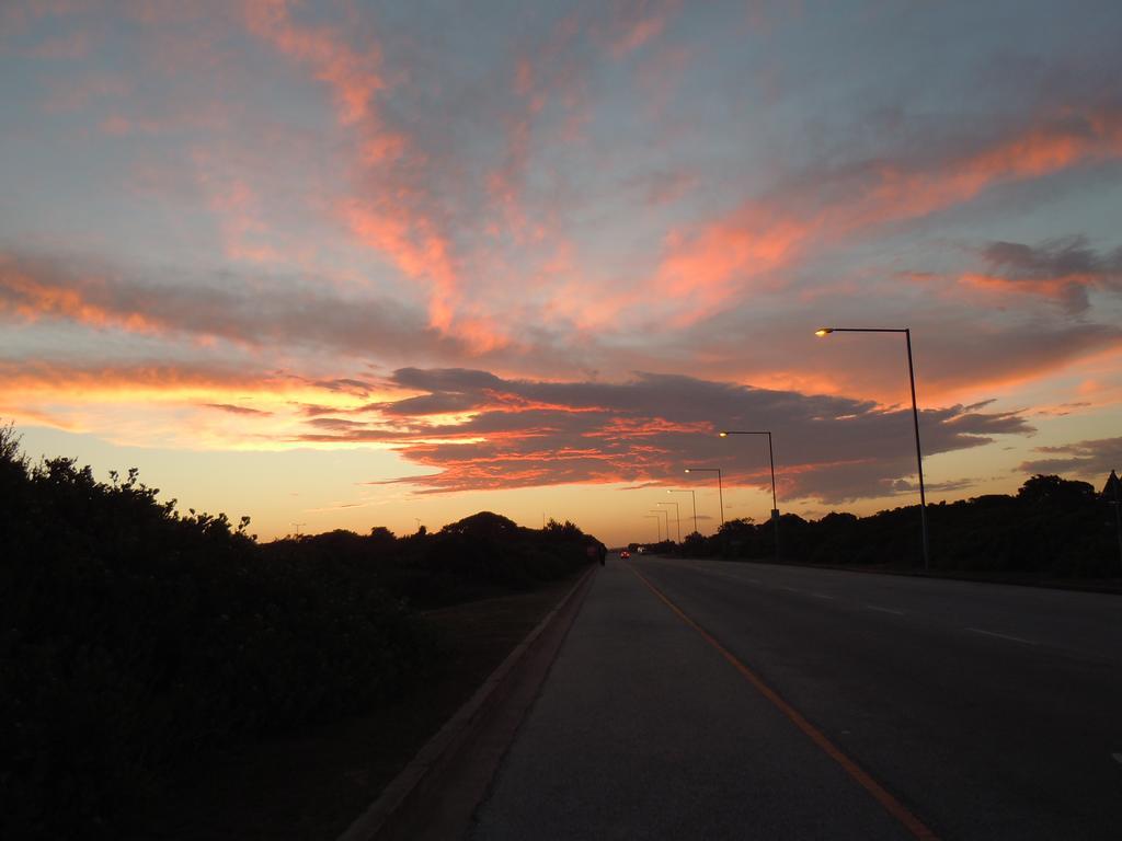At Sta-Plus Guest House Port Elizabeth Esterno foto